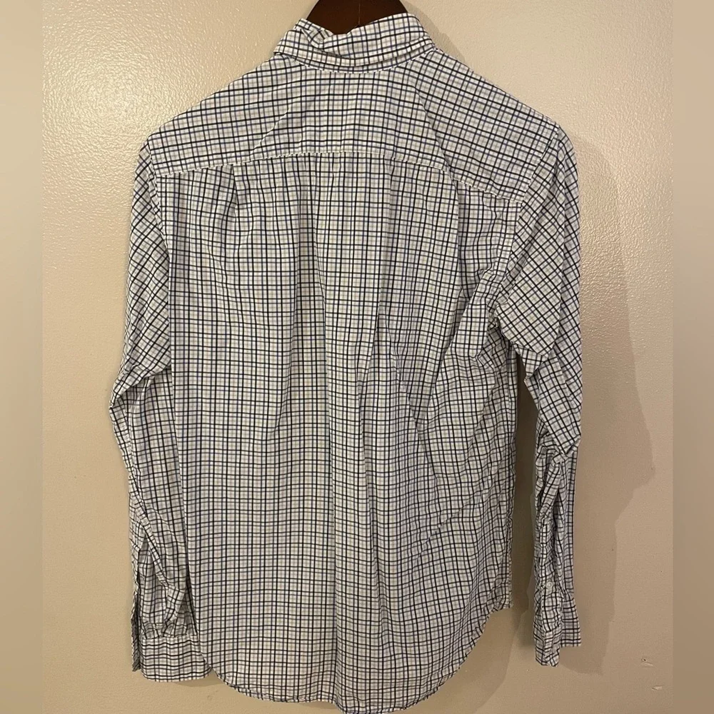Men’s XS J.Crew Lightweight Cotton Button Down Shirt - Picture 2 of 4